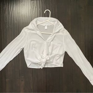 White Button-up Cropped With a Tie at the Front Size XS